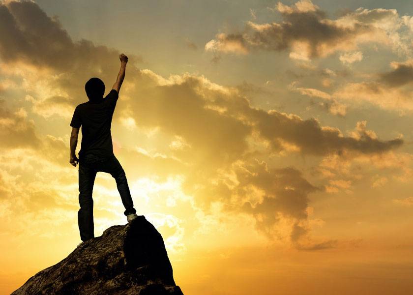 Vivimos en un mundo de competitividad y lo único que estamos logrando es quedar atrapados con actitudes muy densas como el odio, la avaricia, el miedo y la intolerancia