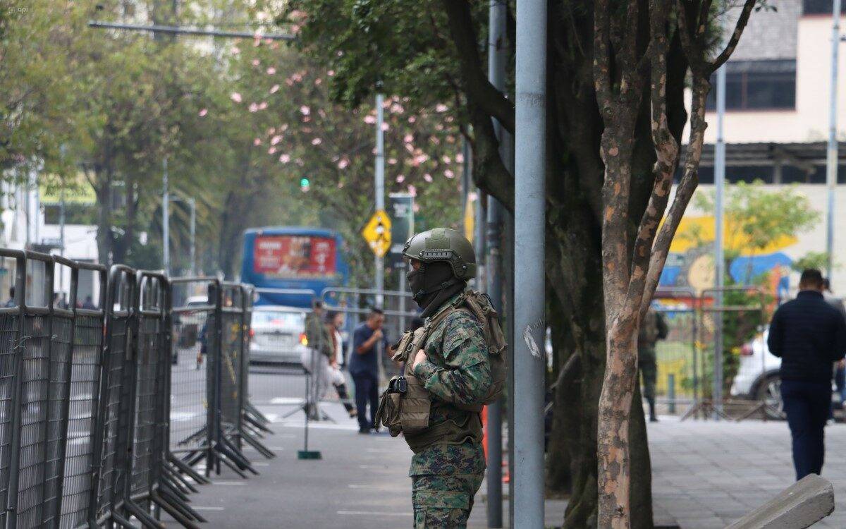 Tras la irrupción de un grupo armado durante un programa en vivo y en las prisiones de Ecuador, el presidente Daniel Noboa, declara conflicto armado interno