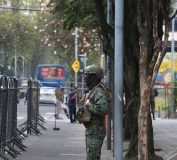 Tras la irrupción de un grupo armado durante un programa en vivo y en las prisiones de Ecuador, el presidente Daniel Noboa, declara conflicto armado interno