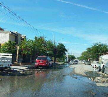 Desde el martes de la semana pasada surgió una fuga de aguas negras en la colonia López Portillo, originado por un franje colapsado