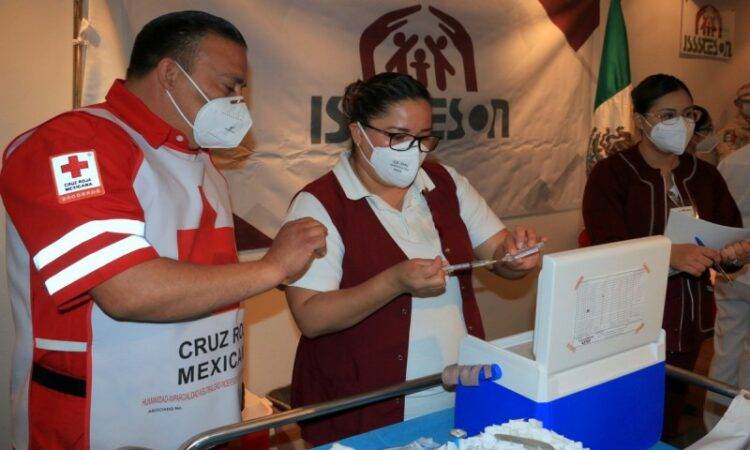 Cruz Roja invitó a la población que aun no se hayan vacunado contra Covid, a aprovechar que la institución ya cuenta con la vacuna Pfizer, para mayores de 12 años