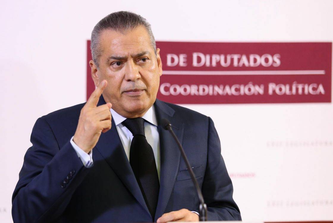 La elección por la Presidencia entre Xóchitl y Claudia, se cerrará // MORENA replicará las “encuestas a modo” durante su campaña en Sonora