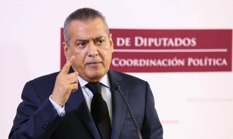 La elección por la Presidencia entre Xóchitl y Claudia, se cerrará // MORENA replicará las “encuestas a modo” durante su campaña en Sonora