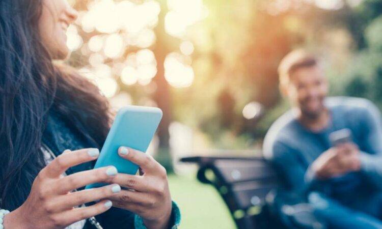 Un estudio reciente reveló que el 14.7% de los internautas enamorados conoció a su pareja en redes y apps de ligue