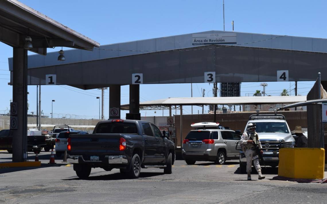 El paso peatonal hacía Estados Unidos de fue cerrado por tres ocasiones de 1:00 a 4:00 de la mañana, por problemas de aglomeraciones de gente