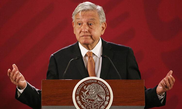 Gobierno negocia con prensa que lo confronta // Dolores, solo con la marca; Natalia, sin marca, pero con trabajo; Toño, con resultados