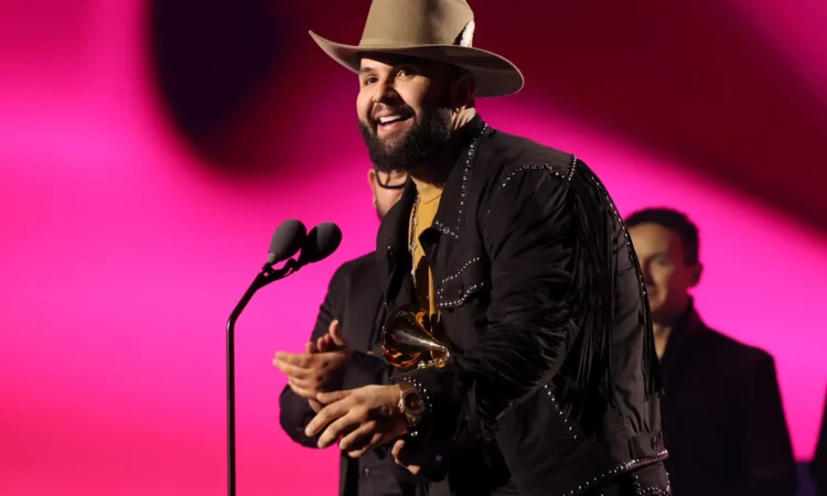 HASTA ahora no ha habido nadie, que apruebe la “animosidad” del cantante hermosillense, tras presumir su borrachera y su gusto por la cocaína