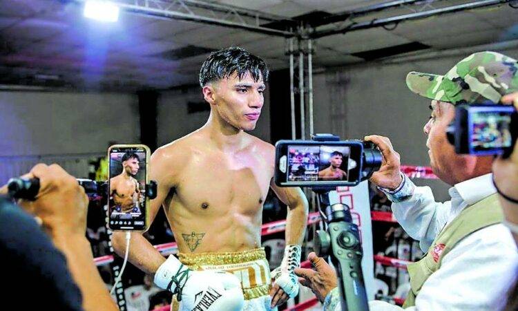 Julio Miranda salió rumbo a la Ciudad de México a prepararse para su próxima pelea.