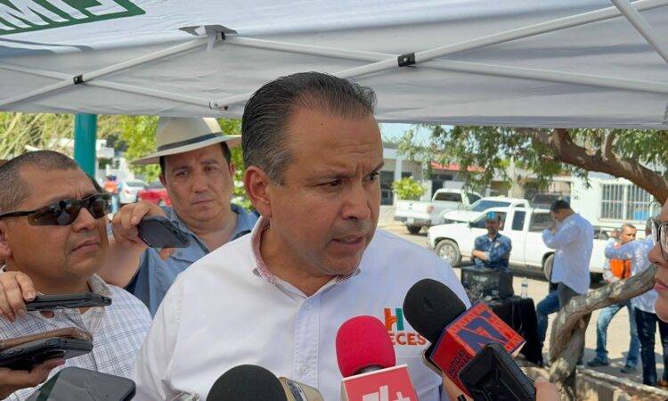 Alcalde Antonio Astiazarán revisa el proyecto con autoridades estatales.