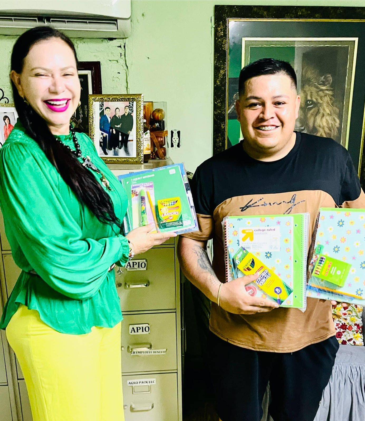 La regidora Hilda Herrera inició con el programa de útiles escolares con motivo del regreso a clases.