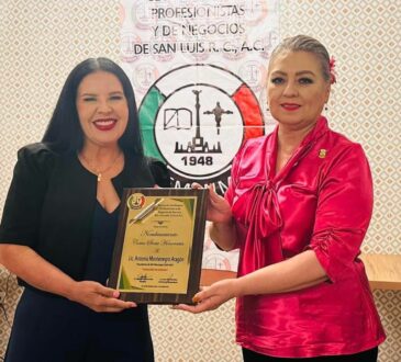 Nombran a Antonia Montenegro, presidenta de DIF socia honoraria de las mujeres profesionistas.