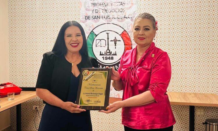 Nombran a Antonia Montenegro, presidenta de DIF socia honoraria de las mujeres profesionistas.