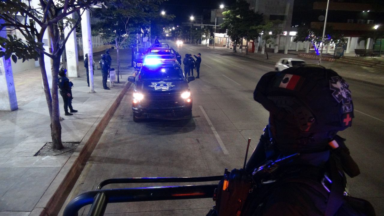 Patrullaje de policías en calles de Culiacán.