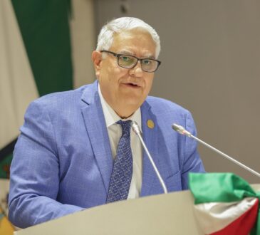 Raúl González de la Vega es diputado independiente.