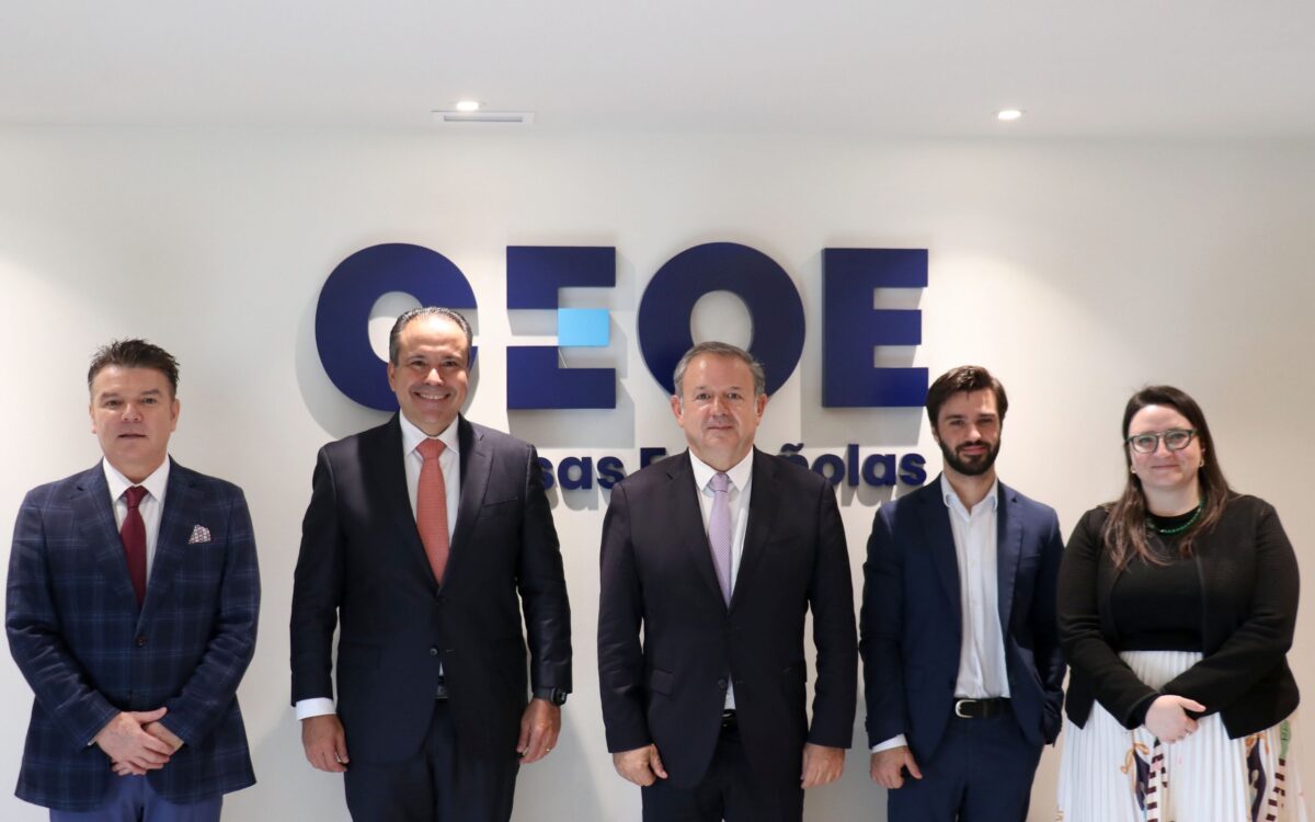 Alcalde “Toño” Astiazarán, expone fortalezas de Hermosillo en España.