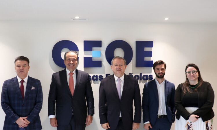 Alcalde “Toño” Astiazarán, expone fortalezas de Hermosillo en España.