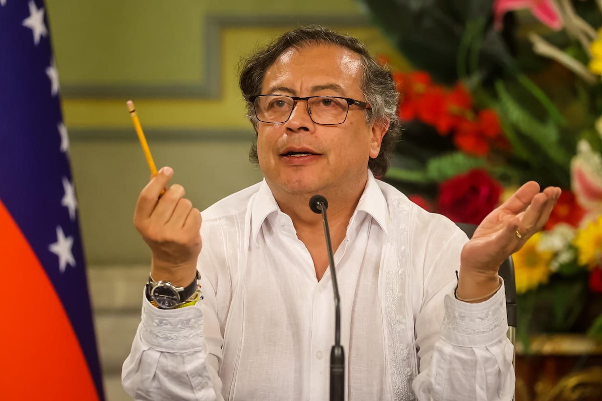 Gustavo Petro… Dejaron solo al presidente colombiano sus amigos de la izquierda.