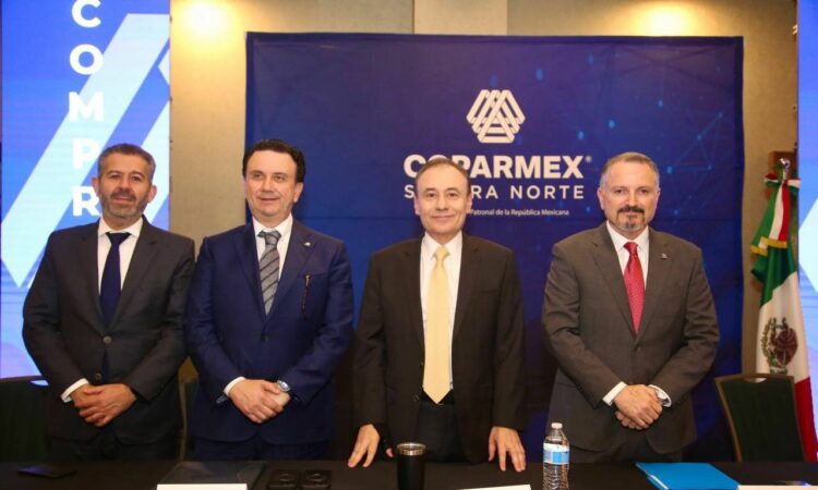 El Gobernador Durazo estuvo como invitado especial a la toma de protesta.