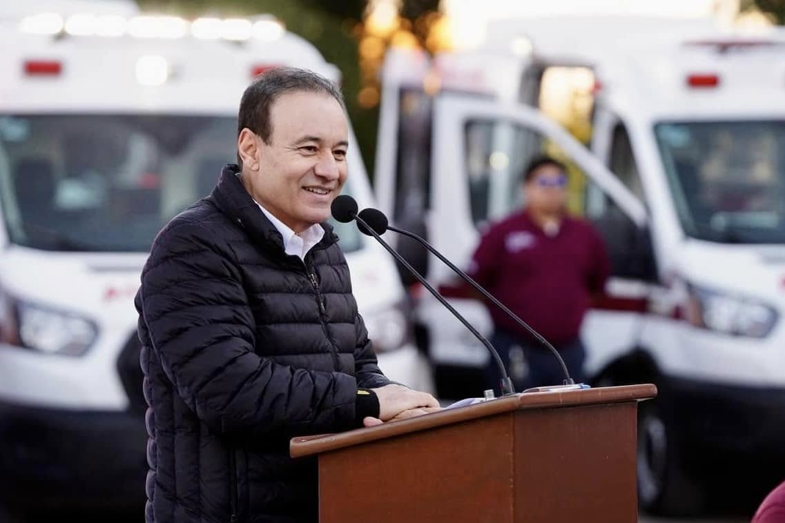Gobernador Durazo… Entrega 12 ambulancias para atención rápida.