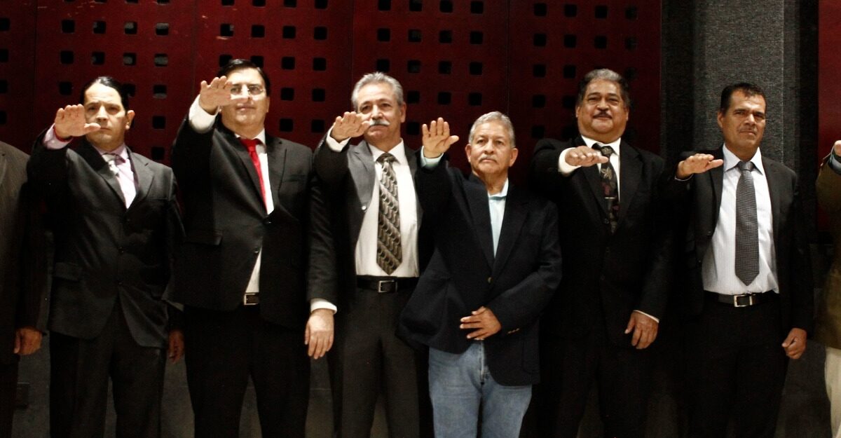 En el salón presidentes de la CMIC-Delegación Sonora, el viernes 14 de marzo del 2025, se llevó a cabo la toma de protesta protocolaria del Consejo Directivo del Colegio de Maestros en Valuación Inmobiliaria, Industrial y de Negocios (COMAAVIN) para el período  2025-2026.