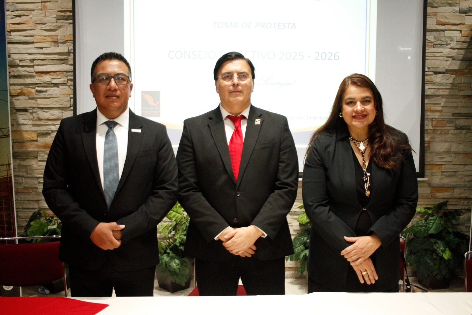 Arq. Pablo I. Escalona Almeraya. Dr. Enrique Gutiérrez L. y Arq, Bertha L. Mercado Acevo.