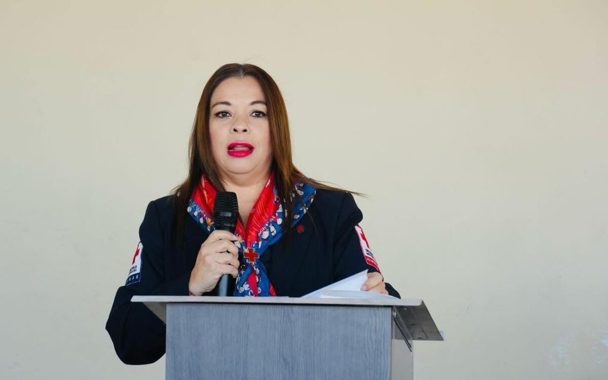 Flor Isela Fernández, presidenta del consejo local de Cruz Roja, invitó a la comunidad para apoyar la colecta anual.